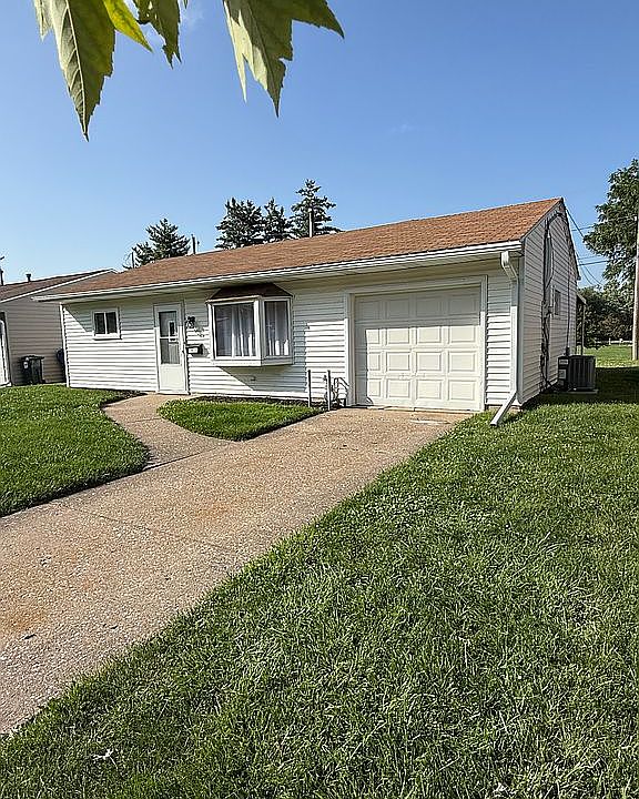 1st image of 1436 W 29th St