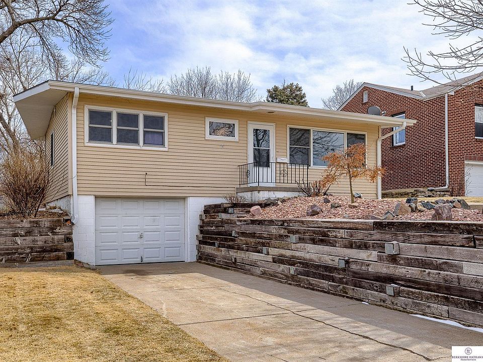 1st image of 2221 S 41st St