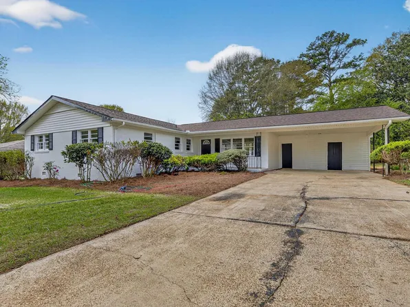 1004 Robertson Rd, Anniston, AL 36207