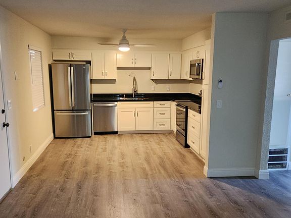 5th image of 1640 Ontario Dr #4