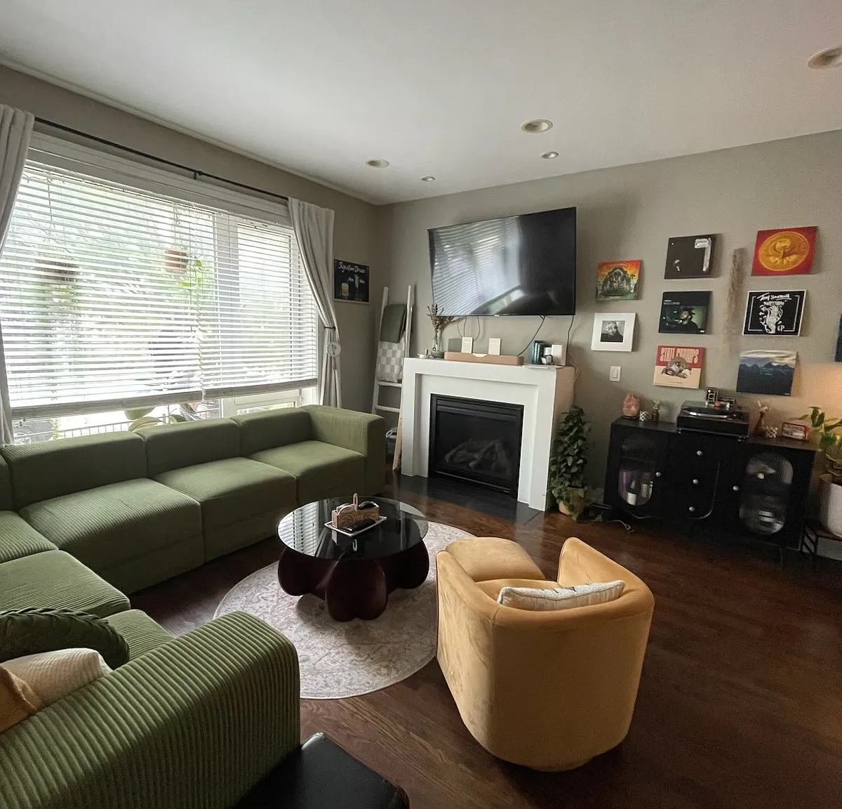 3 bed, 1700 sqft, $3,420 — Photo 2