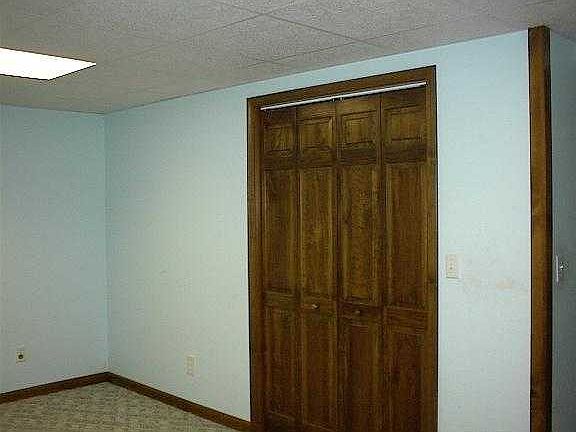 basement bedroom