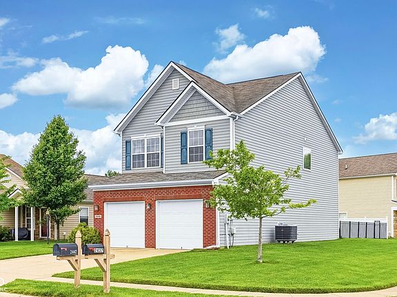 3rd image of 2462 Middle View Dr
