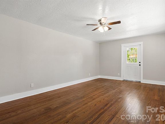 2nd image of 2123 Pinedell Ave