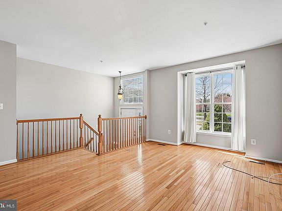 3rd image of 4858 Marsden Pl