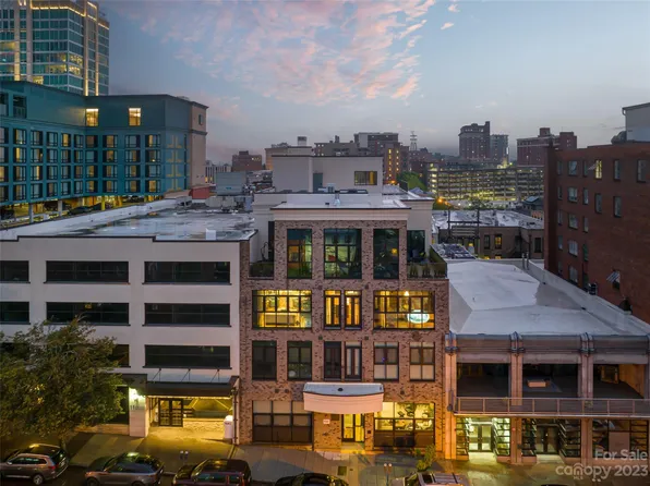 17 N Market St #303, Asheville, NC 28801