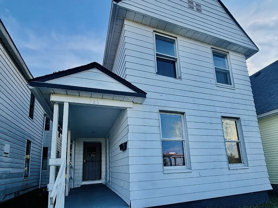 326 Ash St