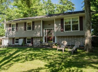 36 Linden Ct, Clifton Park, NY