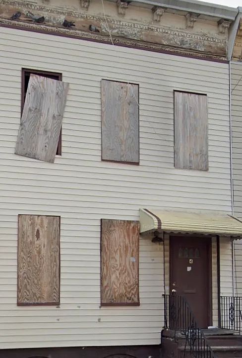 1st image of 94 E 31st St