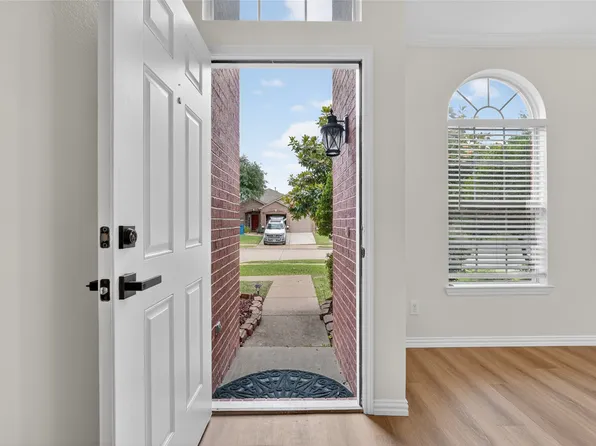 10701 Augusta Ln, Rowlett, TX 75089