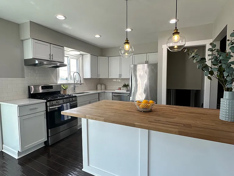 561 Eastwood Dr — Photo 6