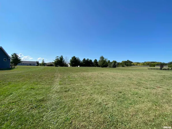 1306 Cedar Lake Dr, Metamora, IL 61548