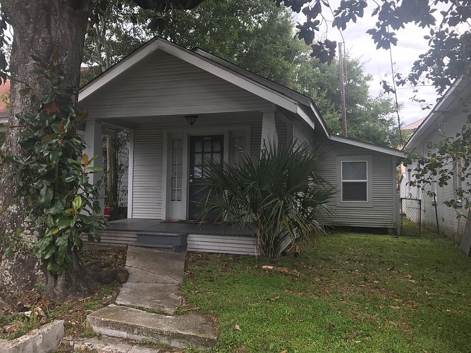 1st image of 1910 24th Ave