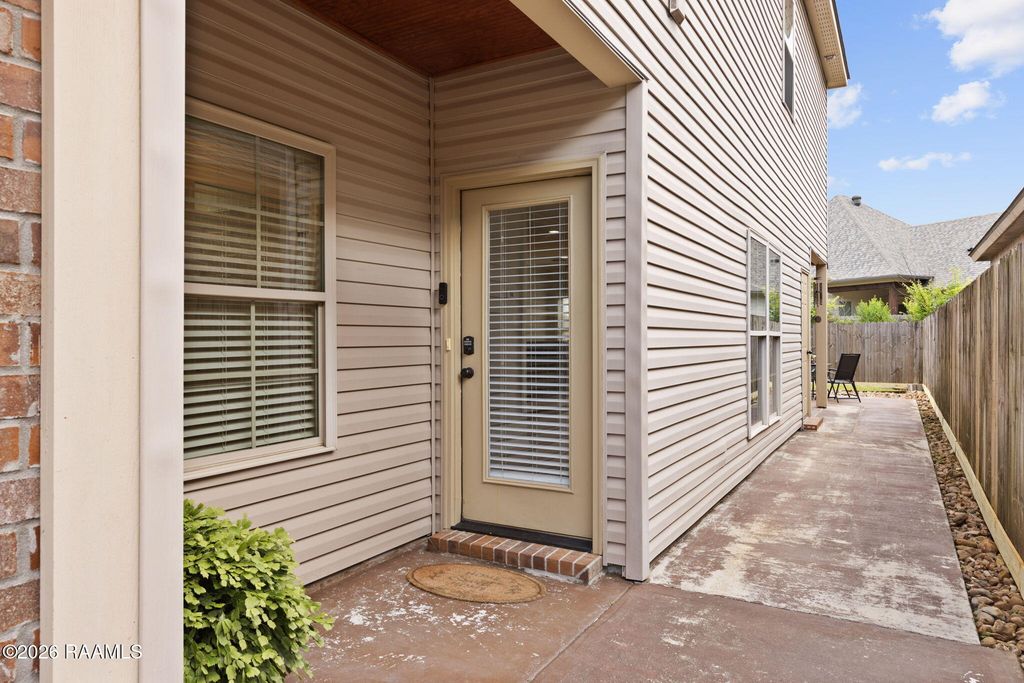 250 Chimney Rock Blvd, Lafayette, LA - View 3