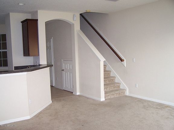 5th image of 3665 Creswick Cir
