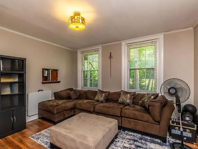 131 E Washington St #2 — Photo 5