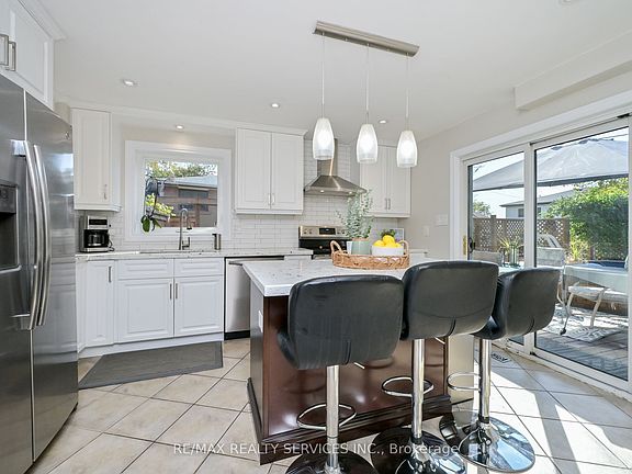 4th image of 10 Danesbury Cres