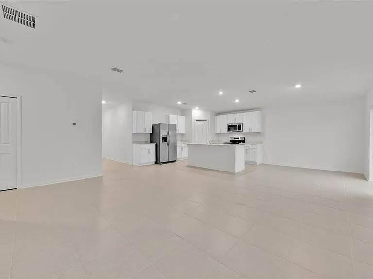 2398 McKinley Dr — Photo 12