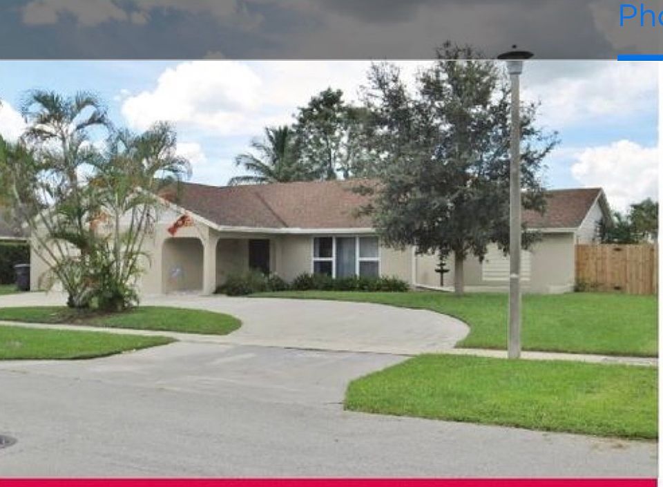 Large circular driveway