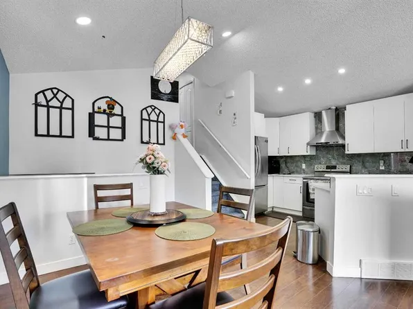 141 S Saddlecrest Close NE, Calgary, AB T3J 5B6