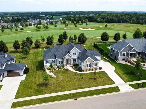 975 Carnoustie Way, Oregon, WI 53575