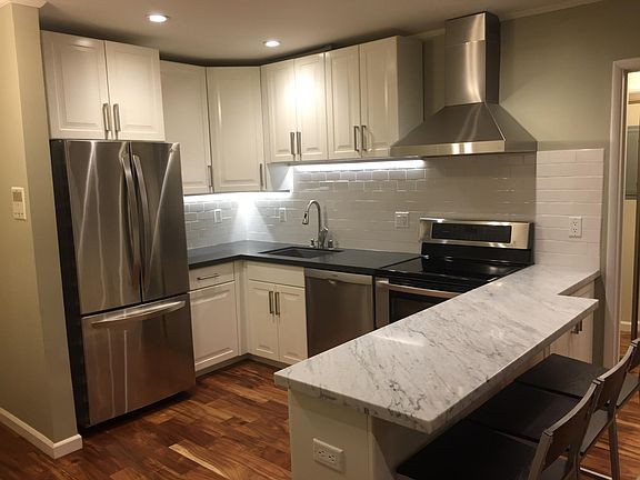 3rd image of 2077 Jackson St #202