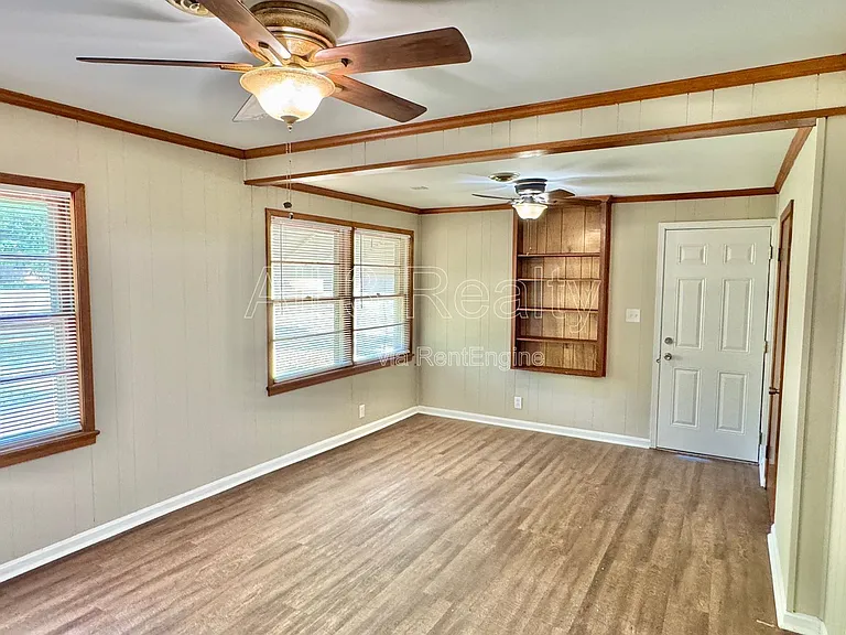 804 Hillman St — Photo 12