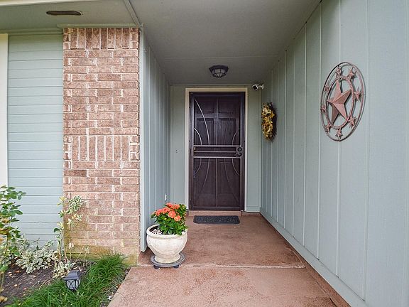 3rd image of 7126 Buchanan Dr