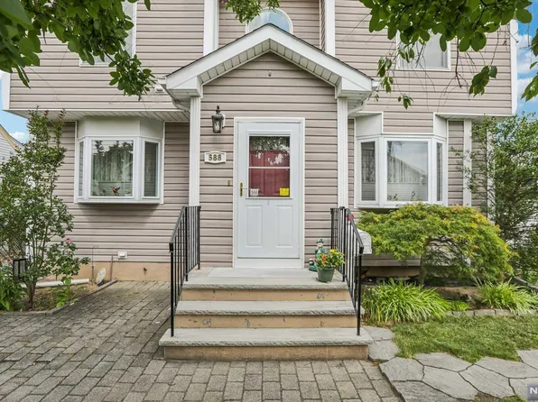 588 Ash Ave, Saddle Brook, NJ 07663