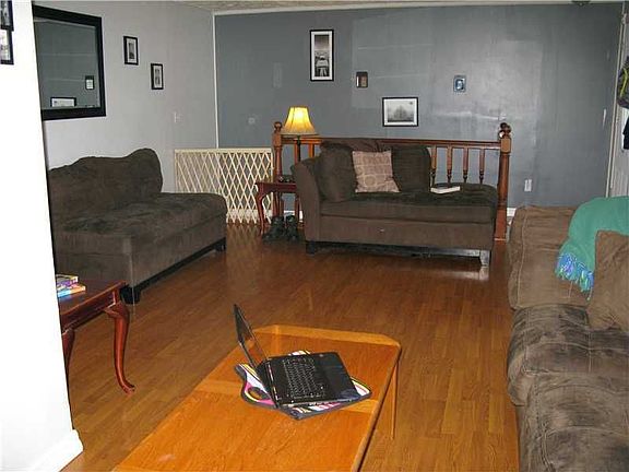 4th image of 107 Oberlin Dr