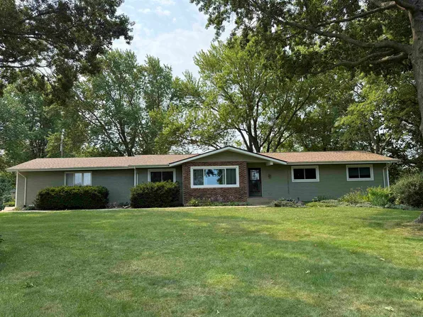 2282 Shepard Dr, Freeport, IL 61032