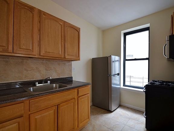 5th image of 277 W 150th St APT 12A