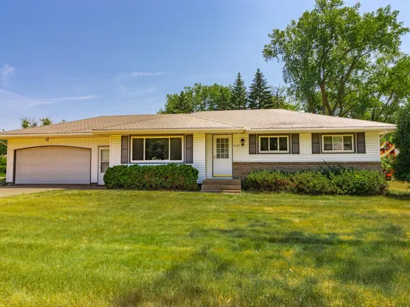 5150 Greenwood Dr, Mounds View, MN 55112