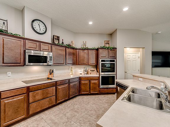 4th image of 3195 Angora Bay Dr