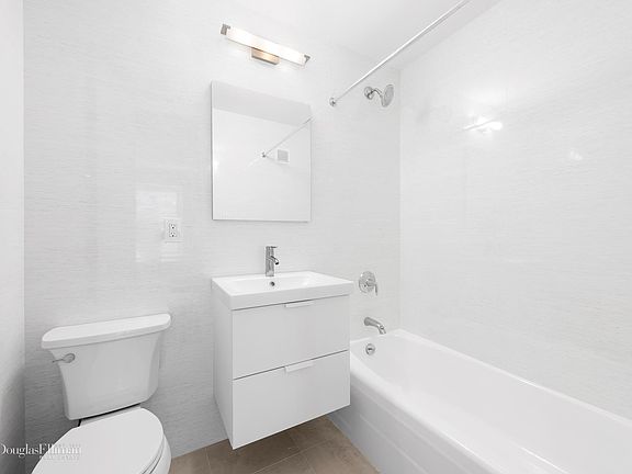 3rd image of 159 W 53rd St APT 29C