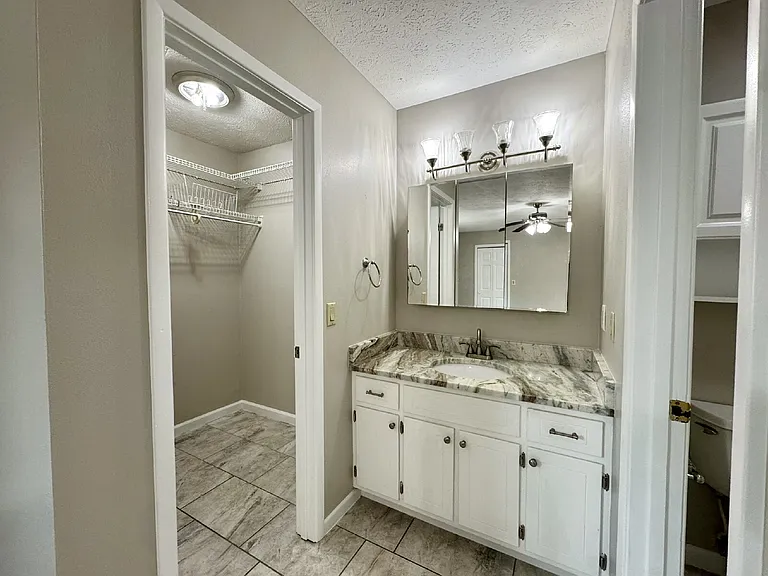 130 Derby Woods Dr — Photo 8
