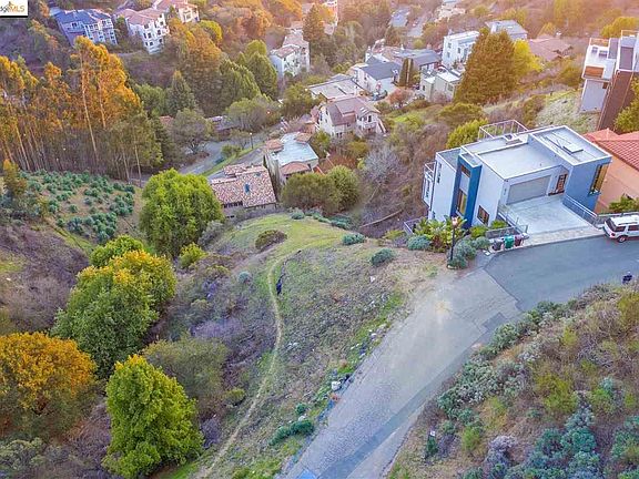 3rd image of 550 Gravatt Dr