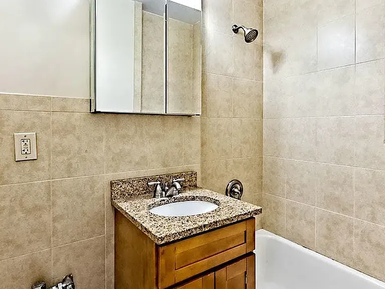 145 E 22nd St #1H — Photo 5