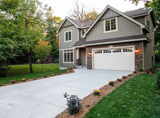 4910 Ferncroft Dr, Shorewood, MN 55331