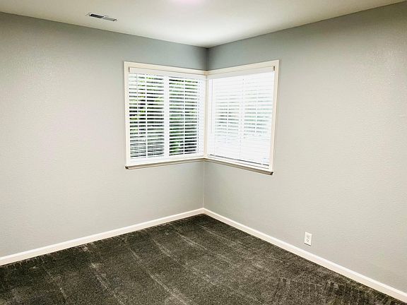 First bedroom.