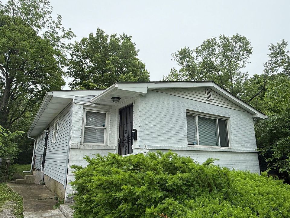 1st image of 3149 N Gladstone Ave