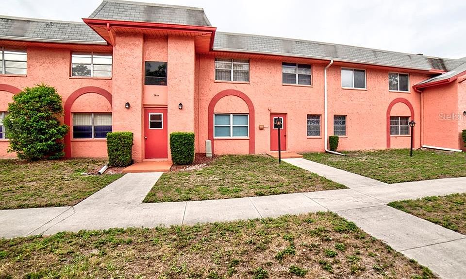 1st image of 251 SW Lincoln Cir N APT 3210