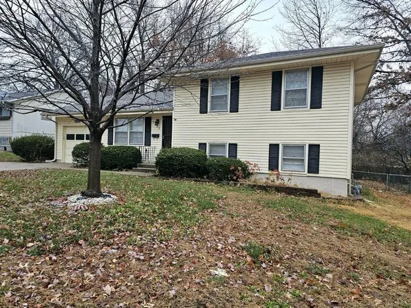 9029 James A Reed Rd, Kansas City, MO 64138
