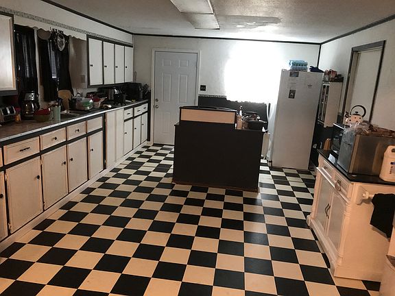 5th image of 332 Chennault St