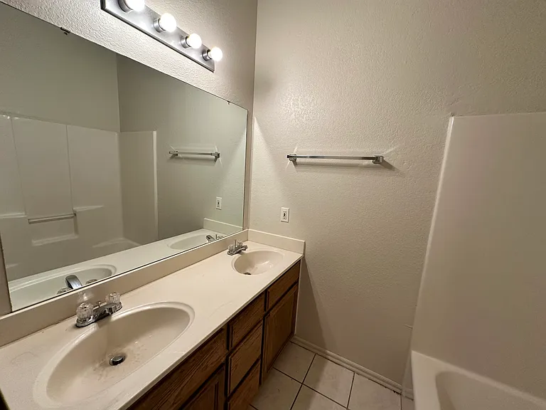 3201 Conestoga Dr #B — Photo 20