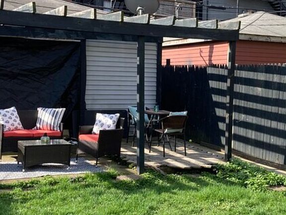 5th image of 2925 W Lyndale St #2925