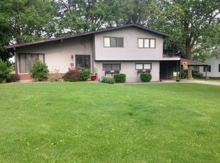 304 S Pine St, Pana, IL 62557