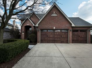 7839 W 90th Pl, Hickory Hills, IL 60457