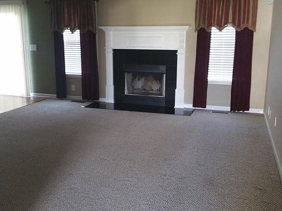 3rd image of 144 Auburn Ct