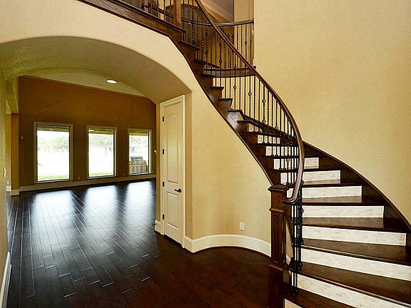 2nd image of 4207 Wentworth Dr